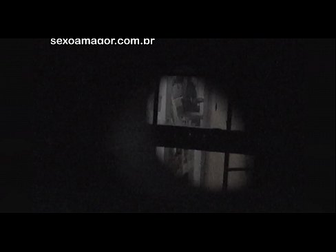 ❤️ Si Blondie ay lihim na nakunan ng video ng isang voyeur ng kapitbahayan na nakatago sa likod ng mga guwang na brick ❤❌ Russian porn sa tl.porngameshub.ru ﹏