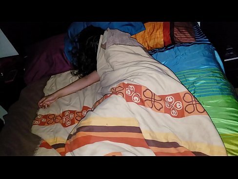 ❤️ Pinupunasan ng stepson ang kanyang batang madrasta habang natutulog ito. ❤❌ Russian porn sa tl.porngameshub.ru ﹏